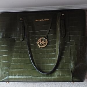 Michael kors Jet Set Travel. Croco Olive leather. Large